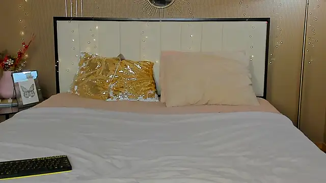 Snapshot of mailymilf chatting on November 23, 12:05 pm mailymilf online show from November 23, 12:05 pm