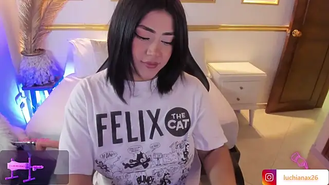 lucy26  online show from March 4, 2:06 am