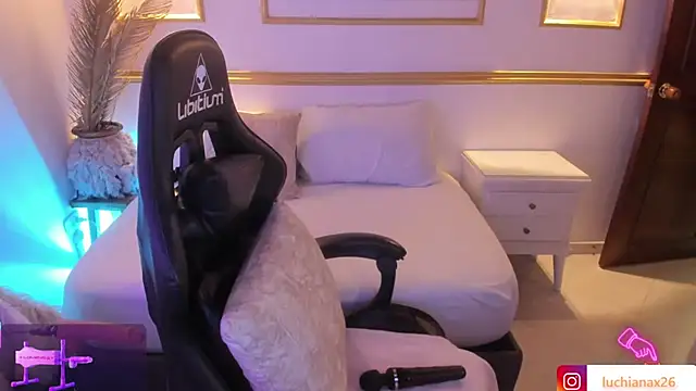 lucy26  online show from March 6, 2:30 am