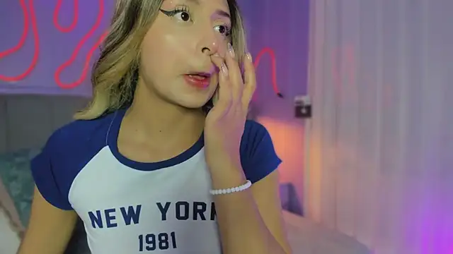 Sofly s online show from November 19, 12:05 pm