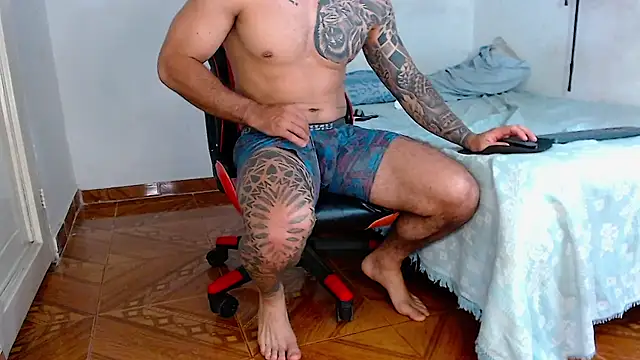 Snapshot of leonidas_18k chatting on January 22, 5:05 am leonidas 18k online show from January 22, 5:05 am