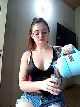 Emmacut online show from November 15, 3:30 pm