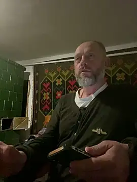 Snapshot of GHsveter chatting on April 21, 7:39 pm GHsveter online show from April 21, 7:39 pm