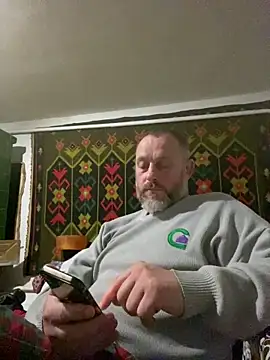 Snapshot of GHsveter chatting on April 24, 9:06 pm GHsveter online show from April 24, 9:06 pm