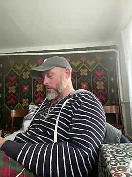Snapshot of GHsveter chatting on April 25, 1:41 pm GHsveter online show from April 25, 1:41 pm