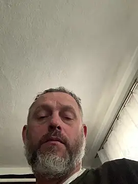 Snapshot of GHsveter chatting on April 27, 11:08 am GHsveter online show from April 27, 11:08 am