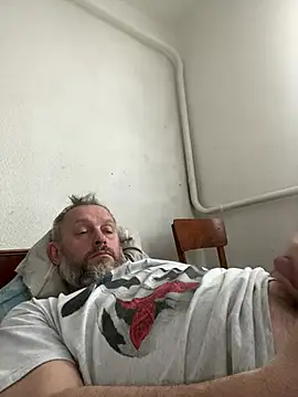 Snapshot of GHsveter chatting on May 5, 12:24 pm GHsveter online show from May 5, 12:24 pm