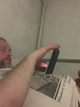 Snapshot of GHsveter chatting on May 6, 5:40 pm GHsveter online show from May 6, 5:40 pm
