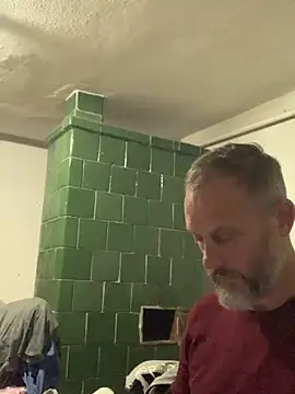 Snapshot of GHsveter chatting on May 10, 6:46 pm GHsveter online show from May 10, 6:46 pm