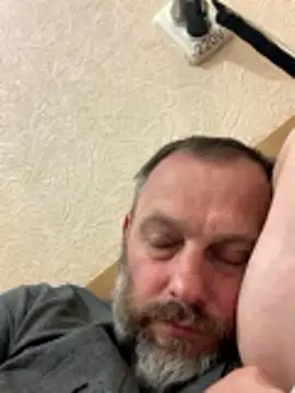 Snapshot of GHsveter chatting on May 13, 7:17 am GHsveter online show from May 13, 7:17 am