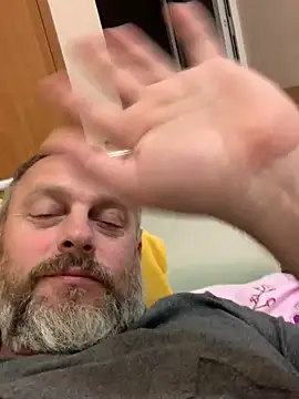 Snapshot of GHsveter chatting on May 14, 5:20 pm GHsveter online show from May 14, 5:20 pm