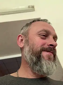 Snapshot of GHsveter chatting on May 16, 8:22 am GHsveter online show from May 16, 8:22 am