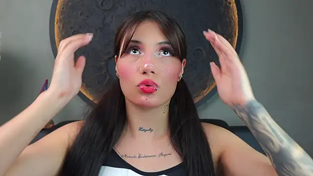 miss sharlotte18 online show from March 18, 6:11 pm