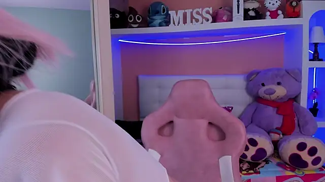 miss sharlotte18 online show from April 14, 11:05 am