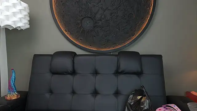 miss vaiolette online show from October 30, 11:11 am