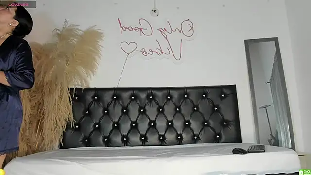 Bianka olivetto021 online show from September 19, 1:51 am