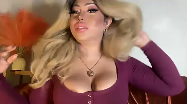 BigDominaMia online show from February 6, 5:25 am