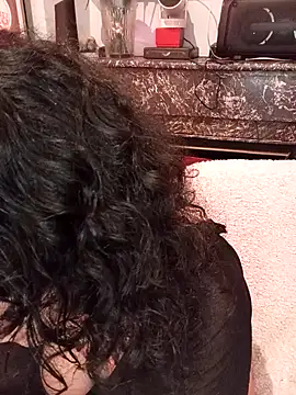 callmelouve online show from April 8, 7:03 pm