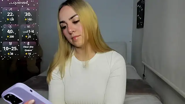Snapshot of sophi_mooreno chatting on March 10, 2:17 am sophi mooreno online show from March 10, 2:17 am