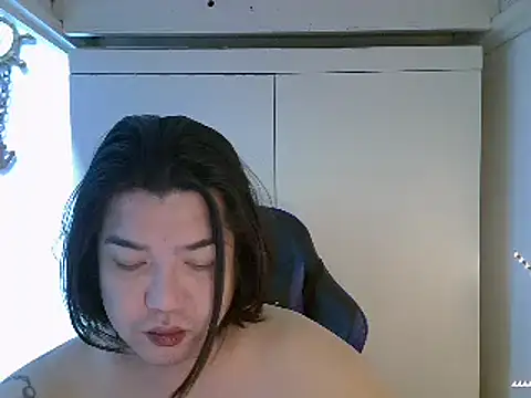 Snapshot of StrawberryWine07 chatting on March 14, 6:53 am StrawberryWine07 online show from March 14, 6:53 am