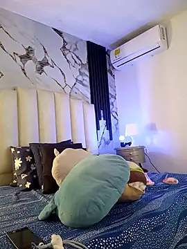 mollieblue69 online show from December 17, 1:17 pm