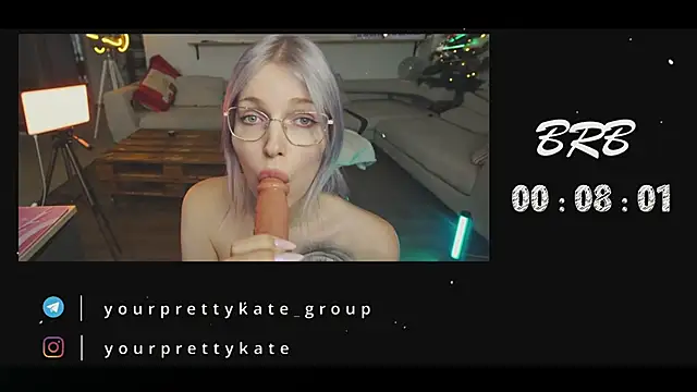 Snapshot of yourprettykate chatting on December 21, 7:56 am yourprettykate online show from December 21, 7:56 am