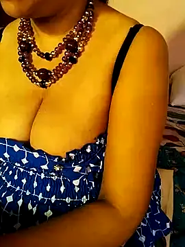 Snapshot of tharu_sweet chatting on February 4, 3:26 pm tharu sweet online show from February 4, 3:26 pm