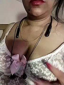 Snapshot of tharu_sweet chatting on September 14, 6:29 pm tharu sweet online show from September 14, 6:29 pm