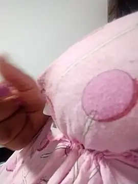 Snapshot of tharu_sweet chatting on March 5, 7:15 am tharu sweet online show from March 5, 7:15 am