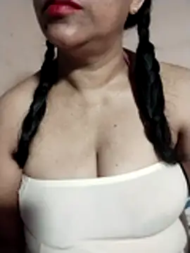 Snapshot of tharu_sweet chatting on March 28, 3:00 pm tharu sweet online show from March 28, 3:00 pm