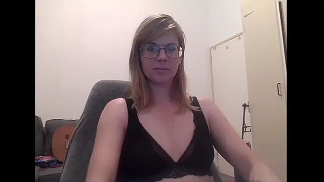 SavannaGirly online show from January 11, 7:24 am