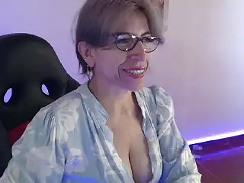 Chayla Ruiz online show from December 19, 12:23 pm