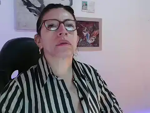 Chayla Ruiz online show from December 27, 1:28 pm