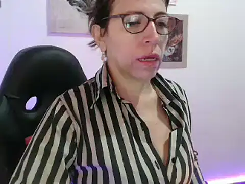 Chayla Ruiz online show from January 5, 12:53 pm