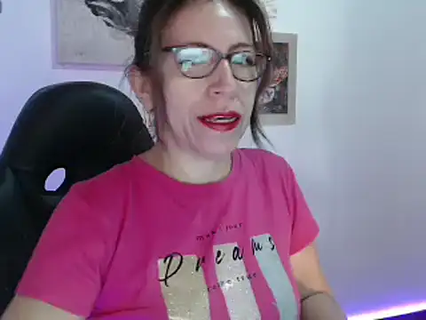 Chayla Ruiz online show from January 11, 12:40 pm