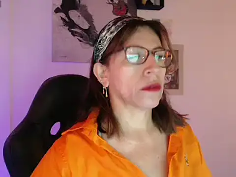 Chayla Ruiz online show from February 11, 1:41 pm