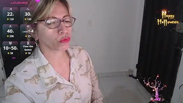 Chayla Ruiz online show from November 7, 12:05 pm