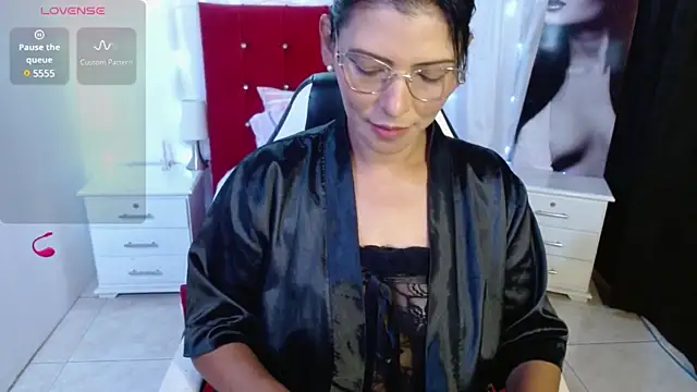 Snapshot of Wanda_Milf chatting on January 18, 9:45 pm Wanda Milf online show from January 18, 9:45 pm
