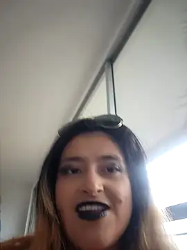 Snapshot of Miss_tentation chatting on April 19, 8:22 pm Miss tentation online show from April 19, 8:22 pm