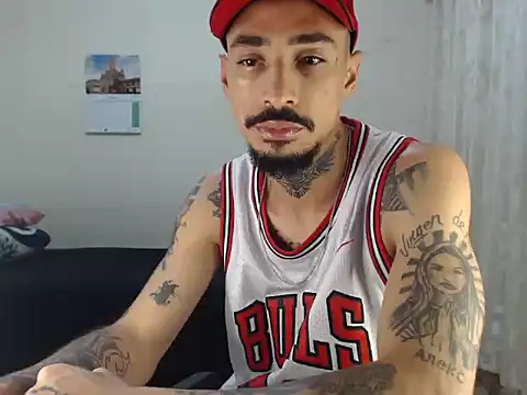 emiliano hottt online show from February 22, 7:08 am