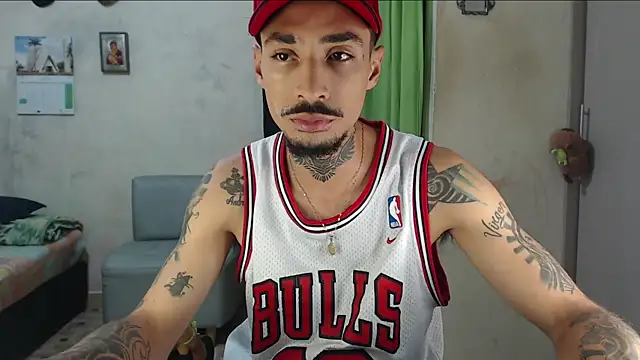 emiliano hottt online show from July 21, 2:19 pm