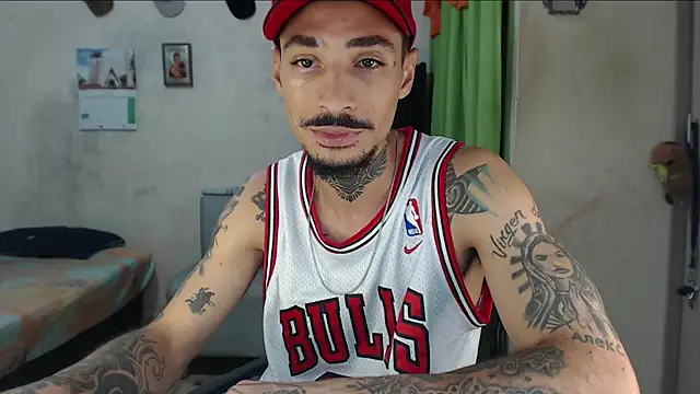 emiliano hottt online show from July 26, 1:18 pm