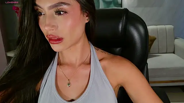 Snapshot of JadeEvansX chatting on July 6, 7:05 pm JadeEvansX online show from July 6, 7:05 pm
