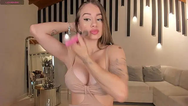 MaryLewis  online show from March 4, 11:51 am