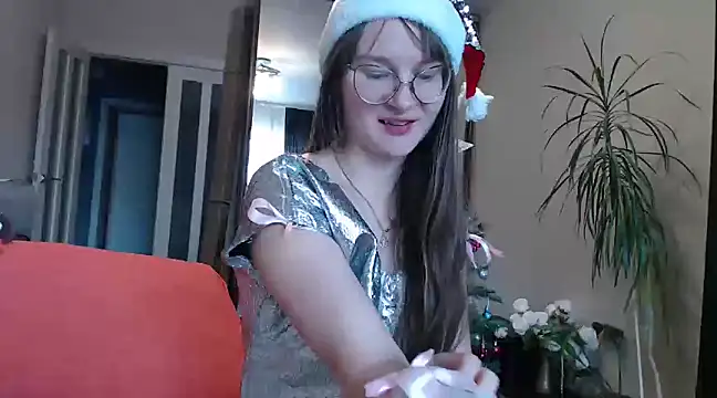 Snapshot of KiraGoldens chatting on December 26, 6:41 am KiraGoldens online show from December 26, 6:41 am