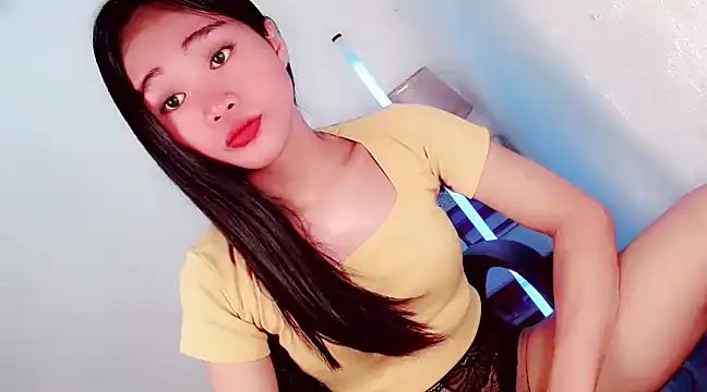 amomentoflust69 online show from December 22, 12:05 pm