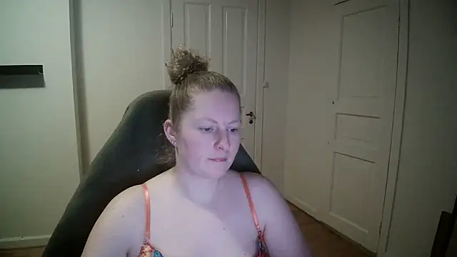 Girlnina-1995 online show from January 22, 4:02 pm