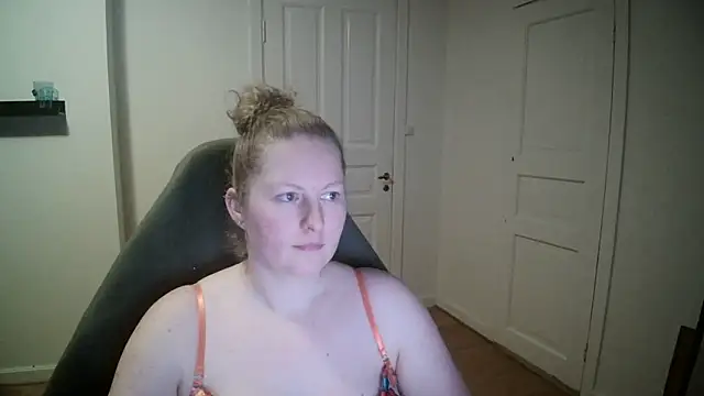 Girlnina-1995 online show from January 22, 7:34 pm