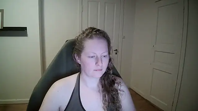 Girlnina-1995 online show from March 17, 7:37 pm