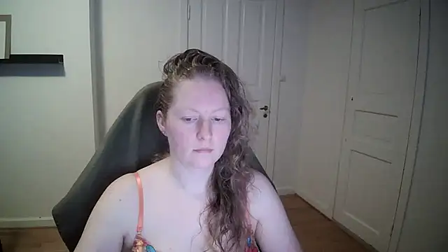 Girlnina-1995 online show from March 19, 9:17 am